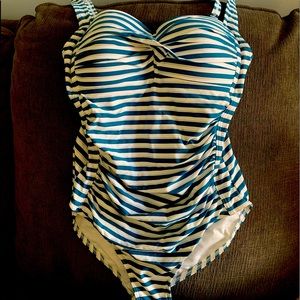 One pcs bathing suit